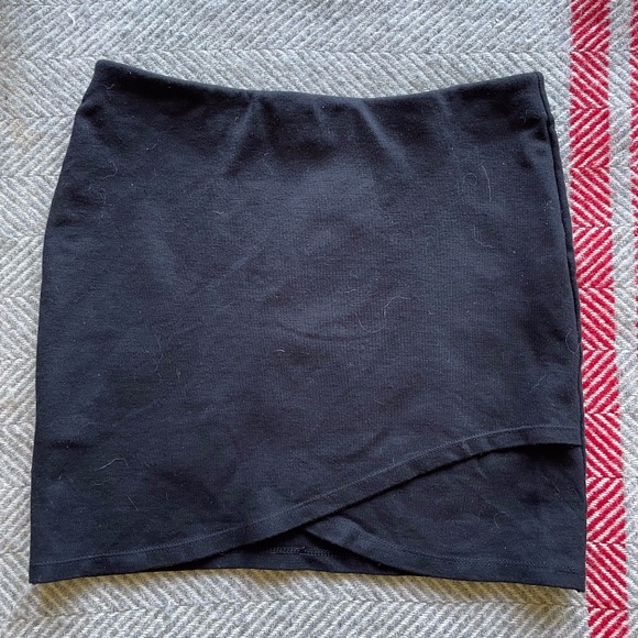 Aritzia Black Pencil Skirt (Size Small) - Picture 1 of 2